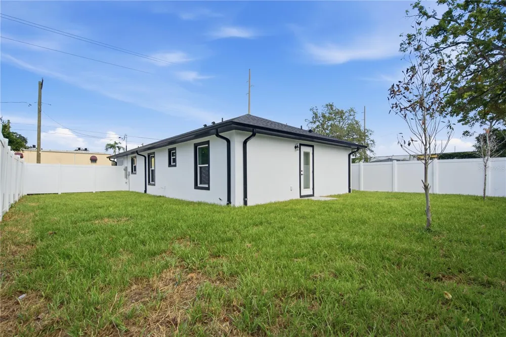 5502 HABANA AVENUE Tampa, FL 33614