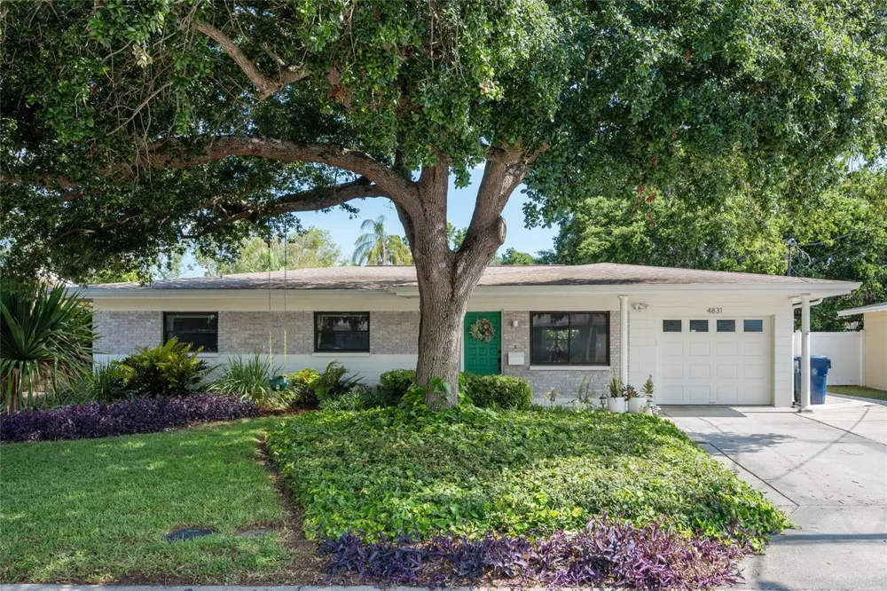 4831 W BAY COURT AVENUE Tampa, FL 33611