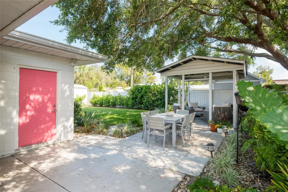 4831 W BAY COURT AVENUE Tampa, FL 33611