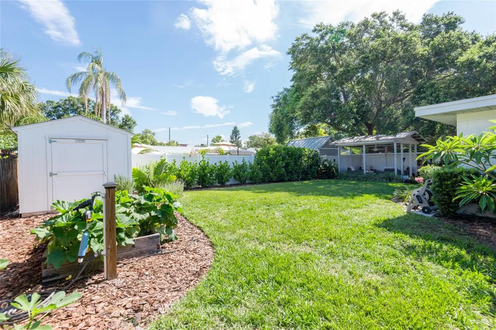 4831 W BAY COURT AVENUE Tampa, FL 33611