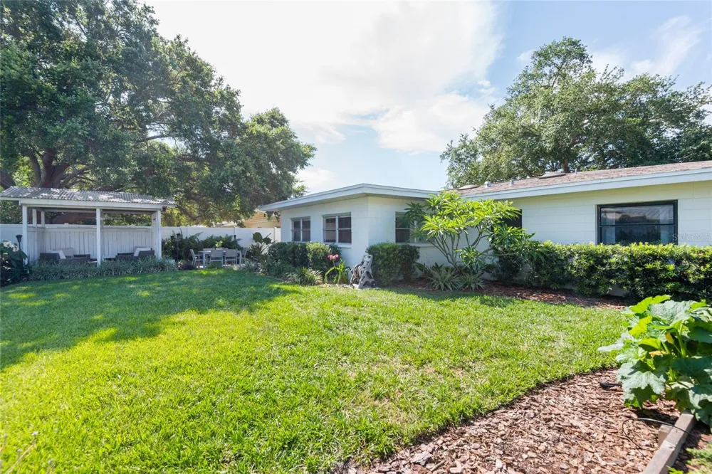 4831 W BAY COURT AVENUE Tampa, FL 33611