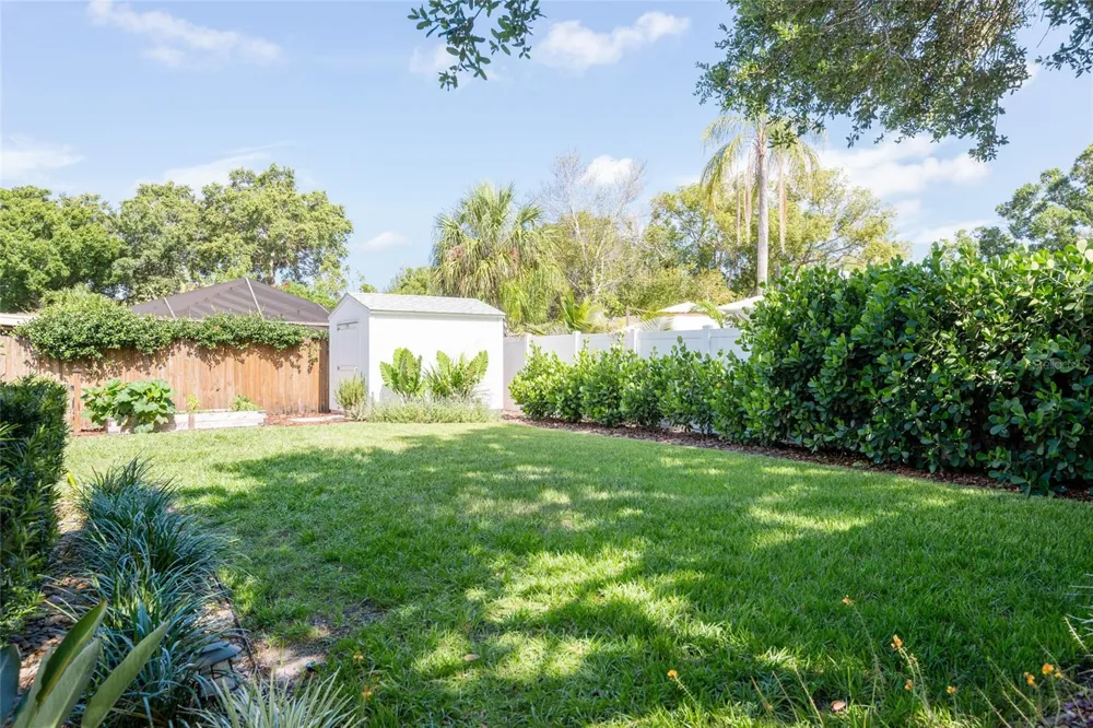 4831 W BAY COURT AVENUE Tampa, FL 33611