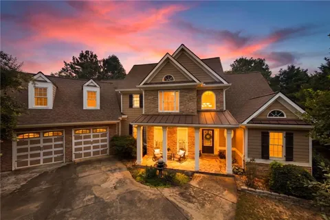 8805 Saddle Trail