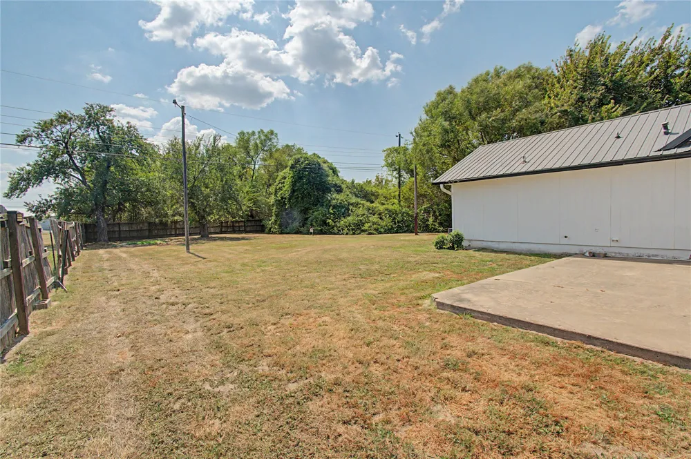 1711 Turner Street Muskogee, OK 74403