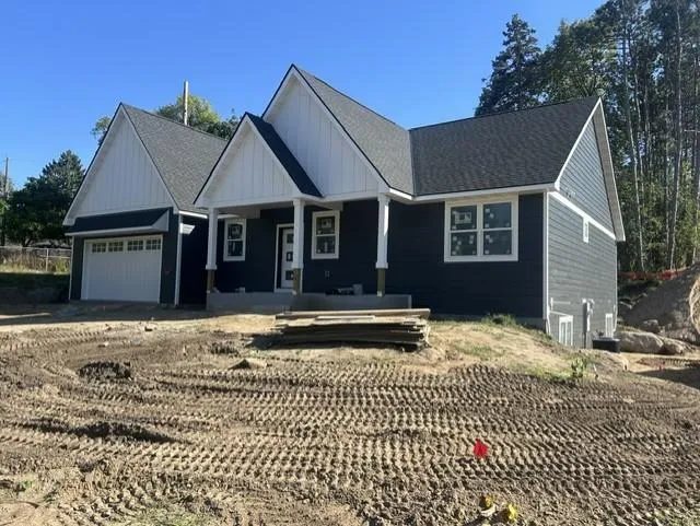 692 Skillman Avenue W Roseville, MN 55113