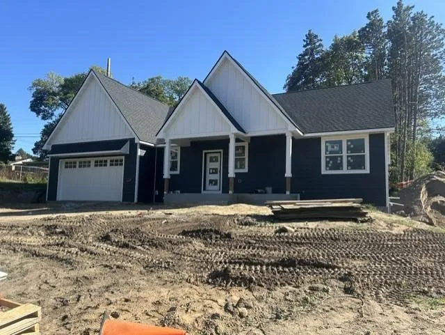 692 Skillman Avenue W Roseville, MN 55113
