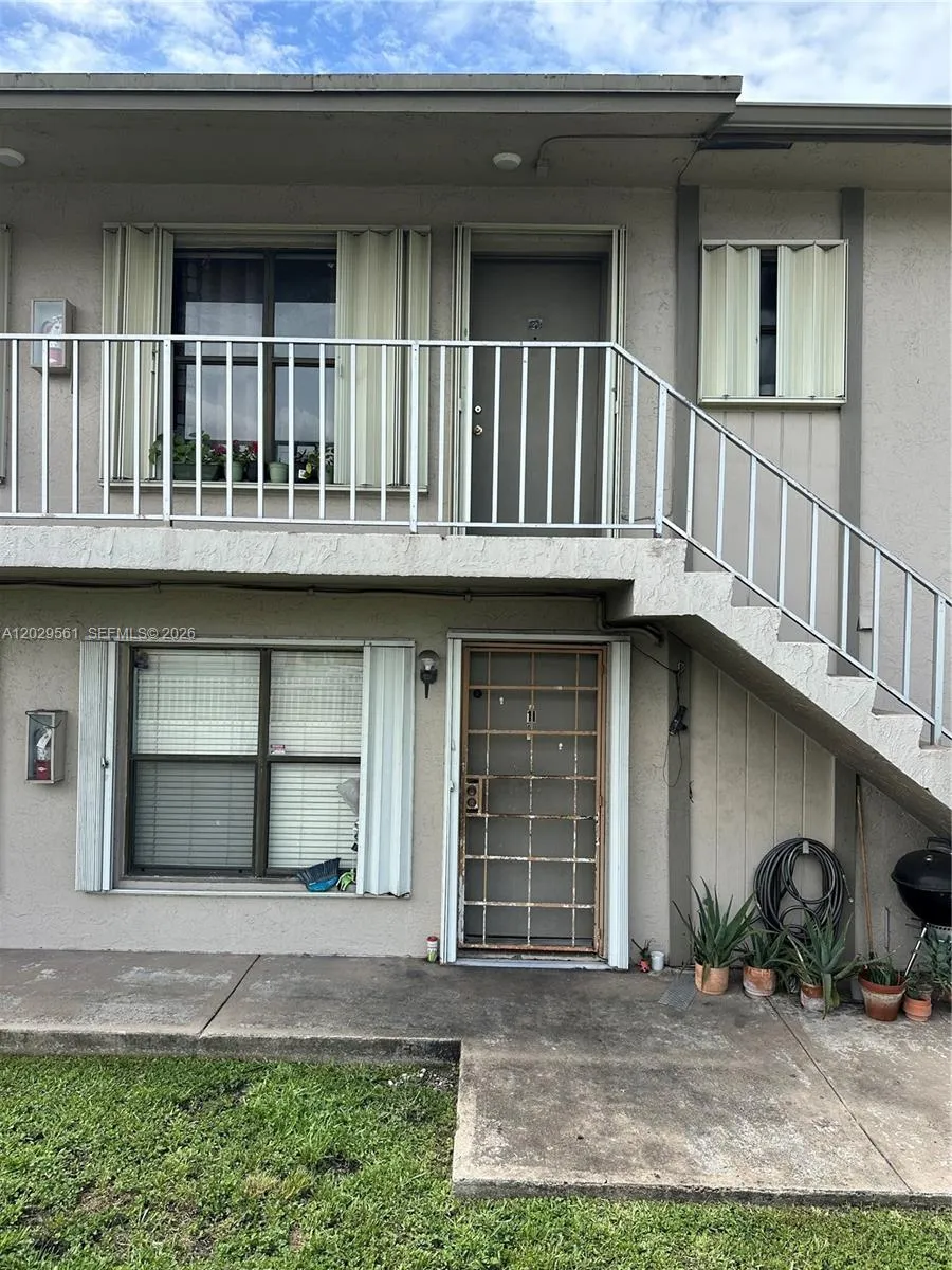 15360 SW 72 ST #21 Miami, FL 33193