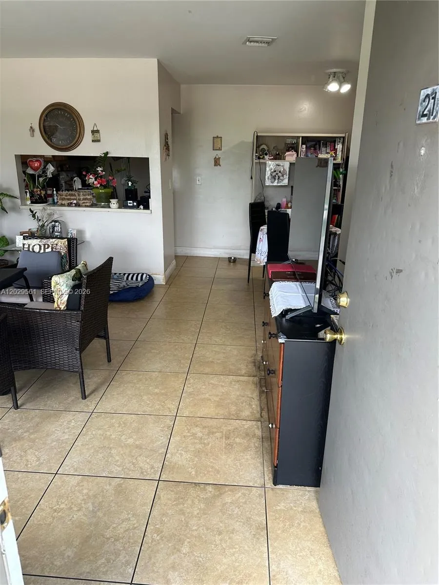 15360 SW 72 ST #21 Miami, FL 33193