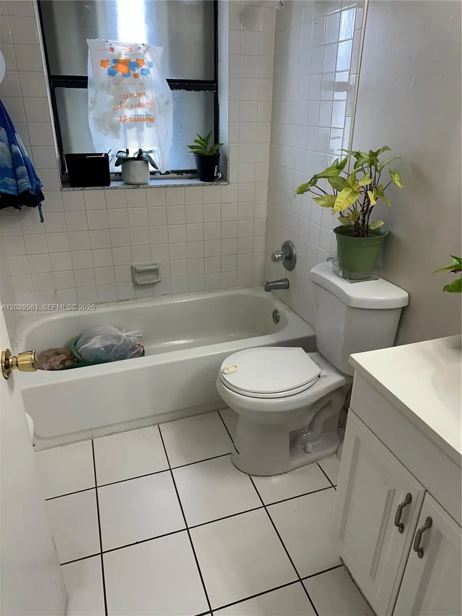 15360 SW 72 ST #21 Miami, FL 33193