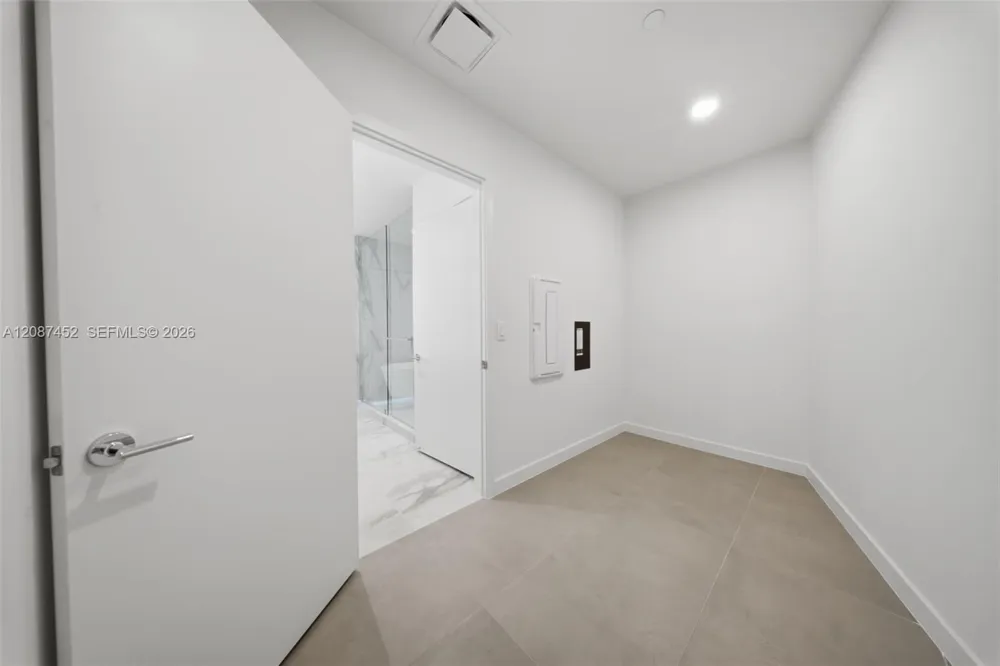 1400 Biscayne Blvd #3803 Miami, FL 33132