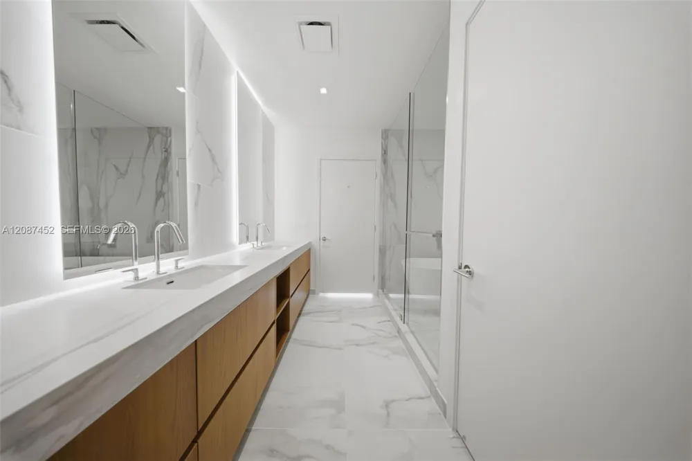 1400 Biscayne Blvd #3803 Miami, FL 33132