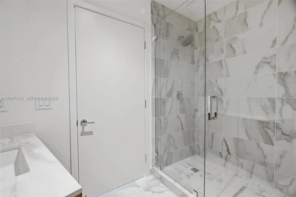 1400 Biscayne Blvd #3803 Miami, FL 33132