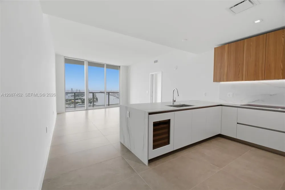 1400 Biscayne Blvd #3803 Miami, FL 33132