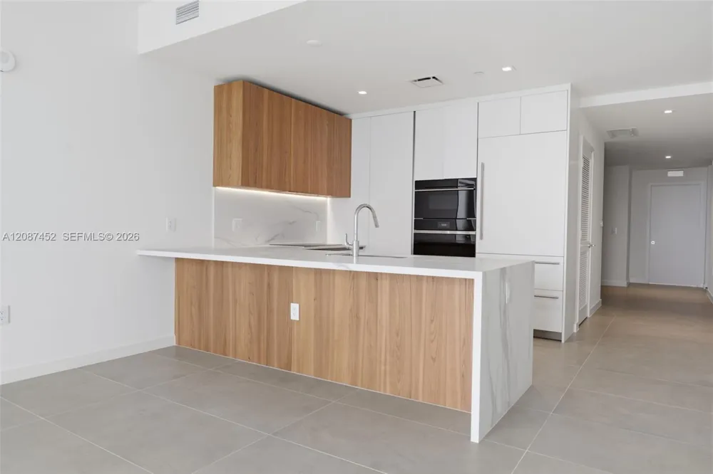 1400 Biscayne Blvd #3803 Miami, FL 33132