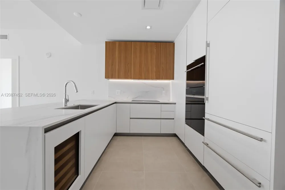 1400 Biscayne Blvd #3803 Miami, FL 33132