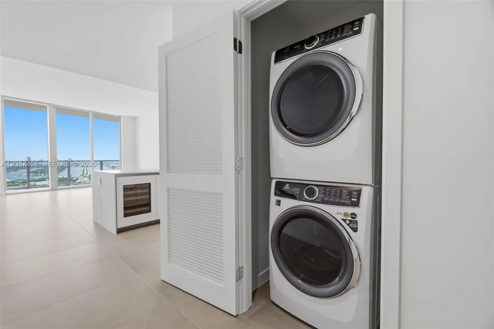 1400 Biscayne Blvd #3803 Miami, FL 33132