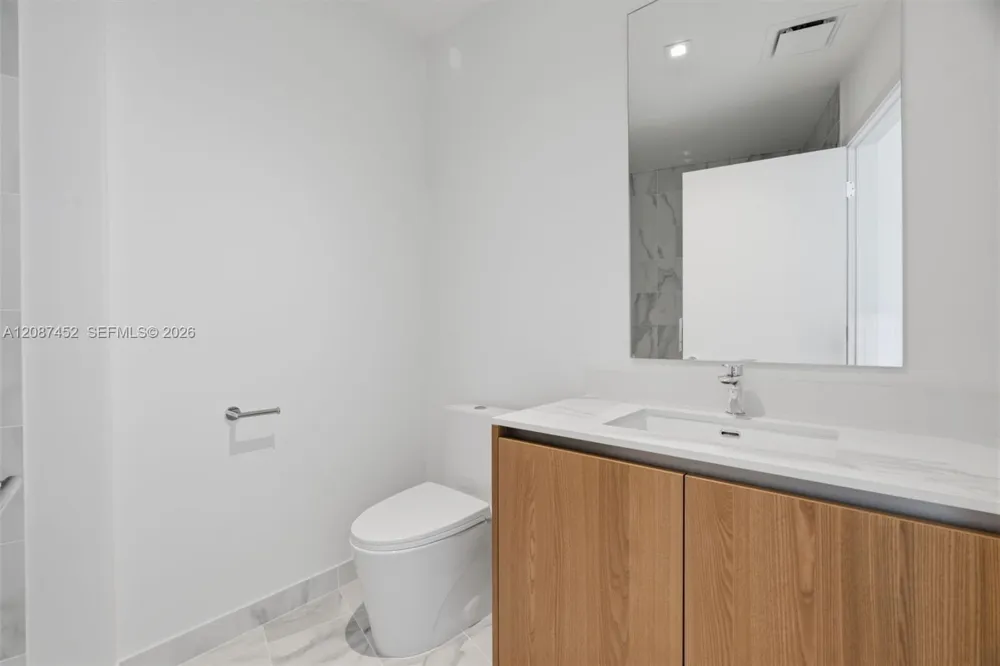 1400 Biscayne Blvd #3803 Miami, FL 33132