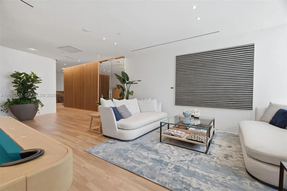 1400 Biscayne Blvd #3803 Miami, FL 33132