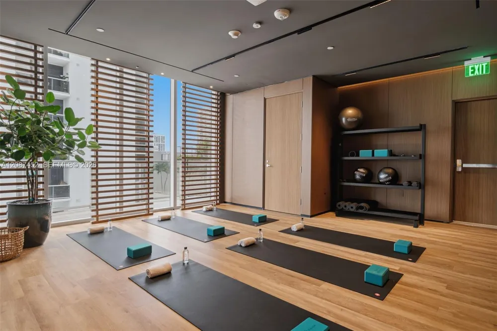1400 Biscayne Blvd #3803 Miami, FL 33132