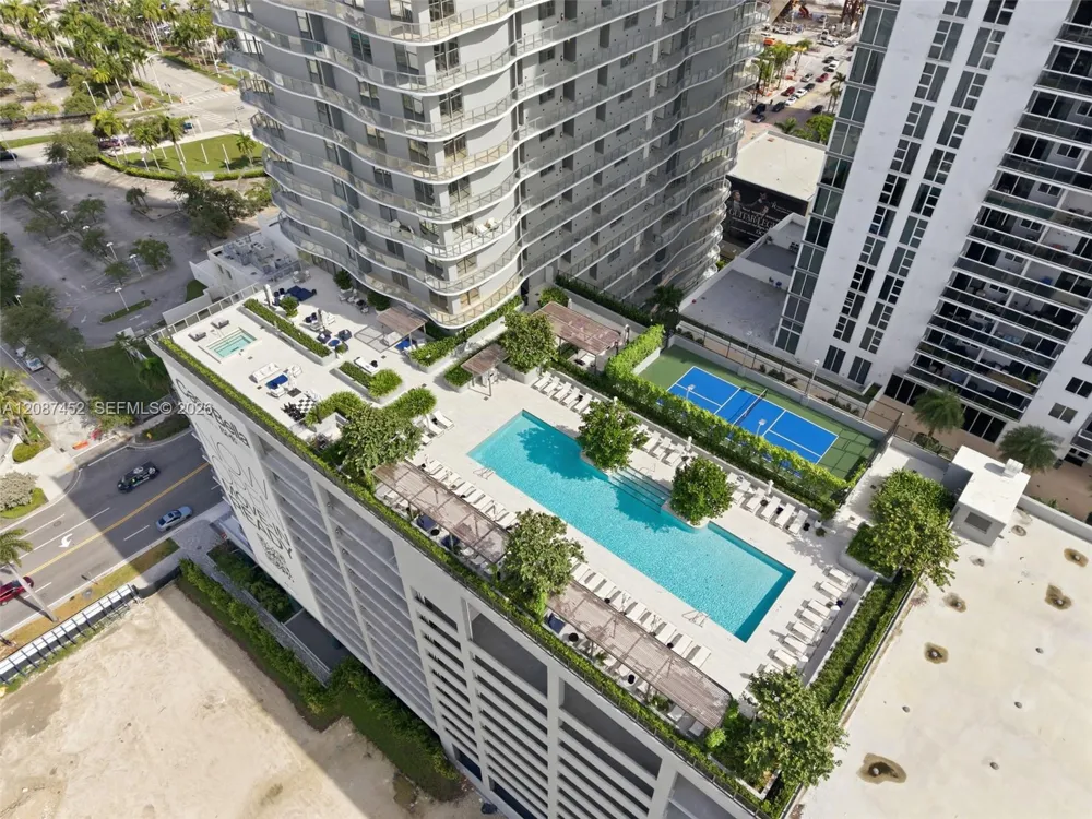 1400 Biscayne Blvd #3803 Miami, FL 33132