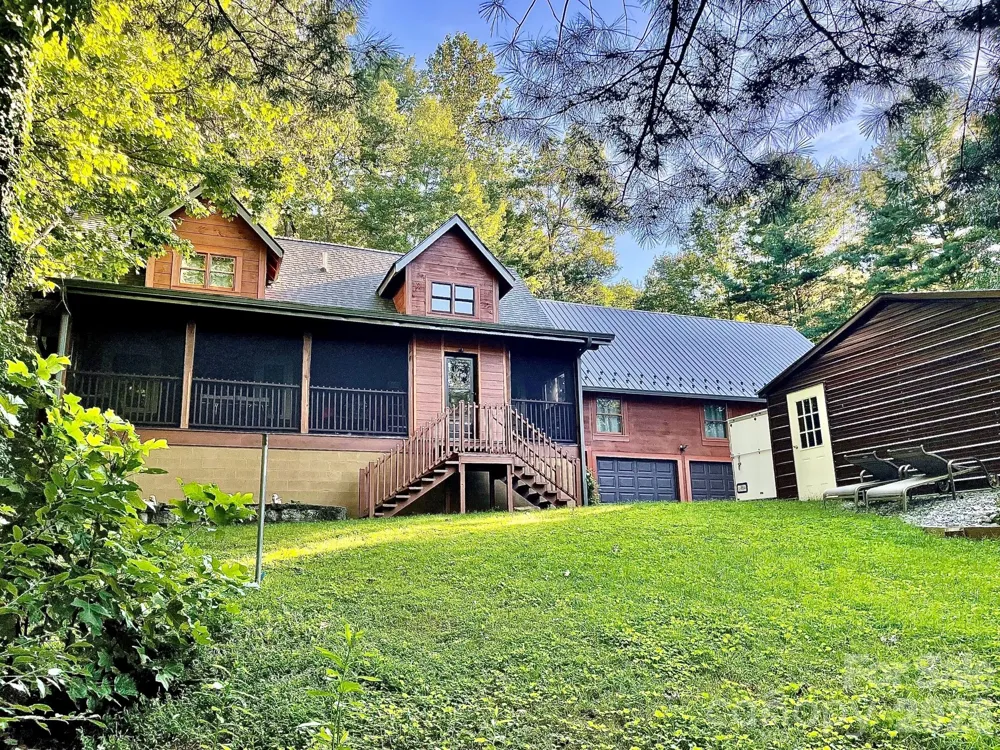 153 Montgomery Place Lane Zirconia, NC 28790