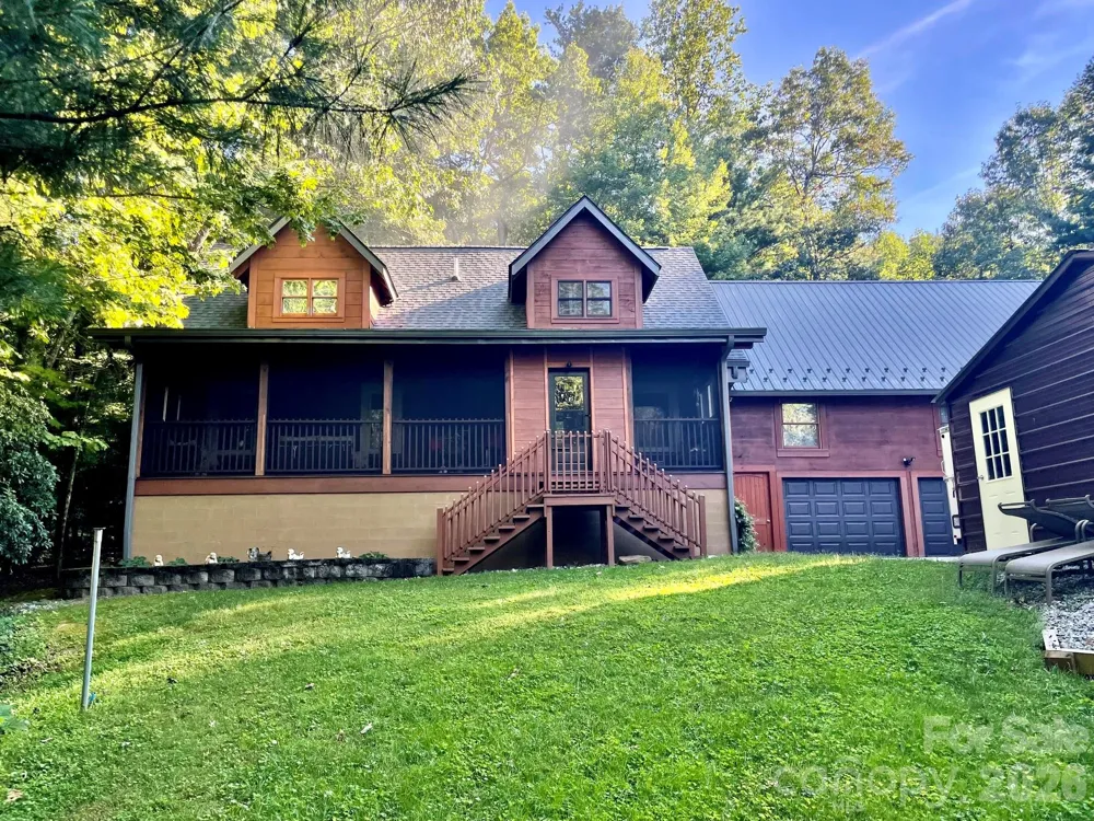 153 Montgomery Place Lane Zirconia, NC 28790