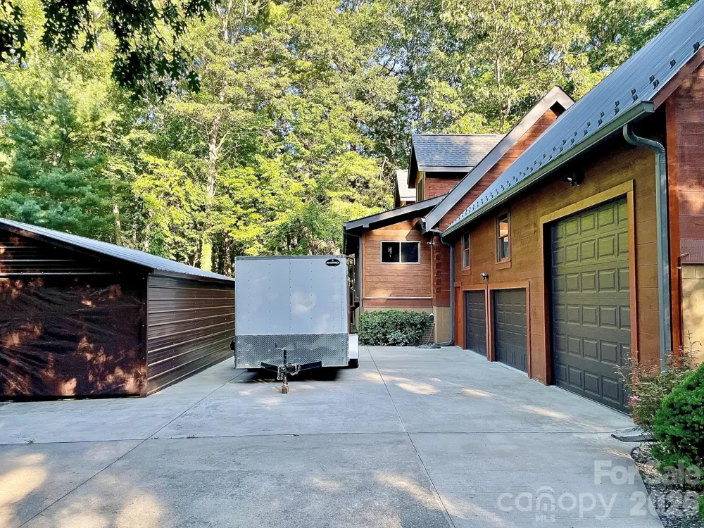 153 Montgomery Place Lane Zirconia, NC 28790