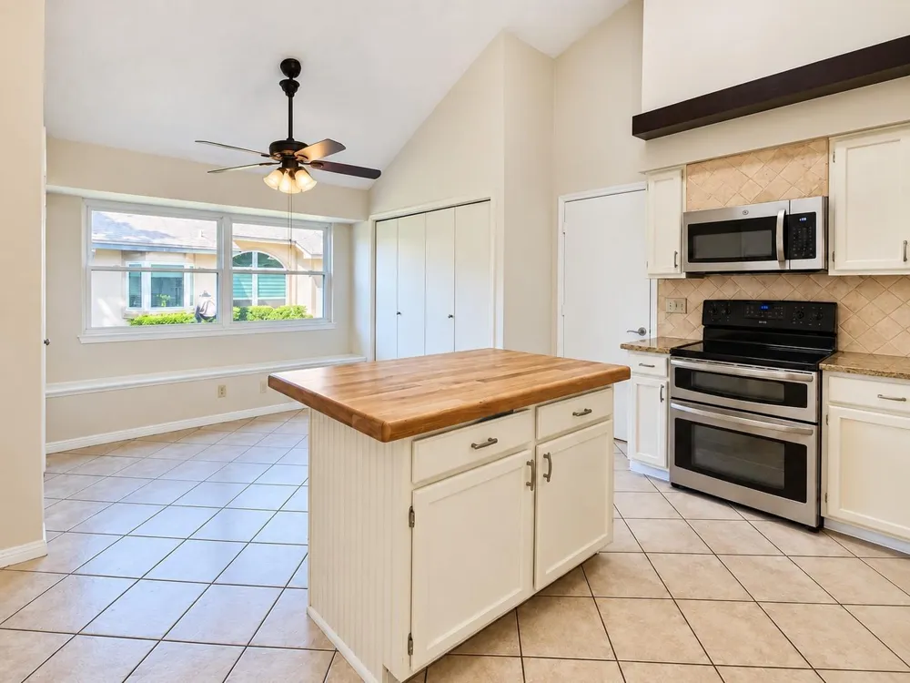 15823 Oak Mountain Drive Houston, TX 77095