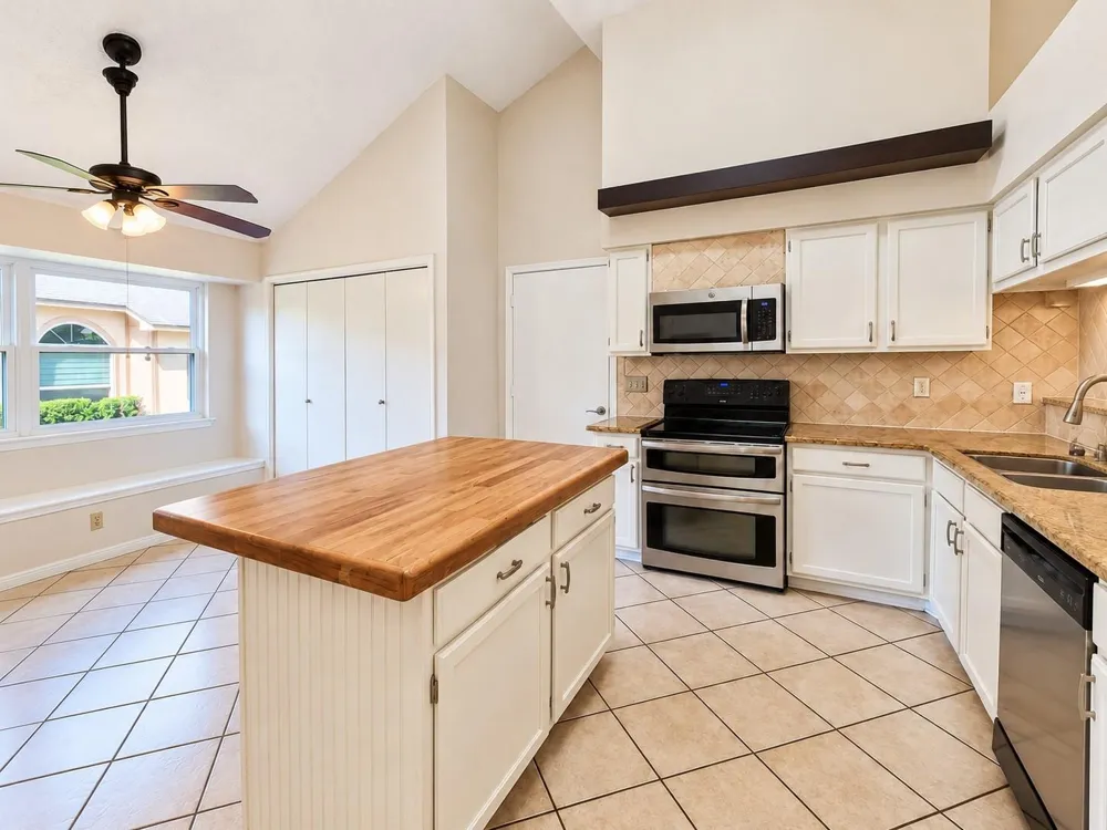 15823 Oak Mountain Drive Houston, TX 77095