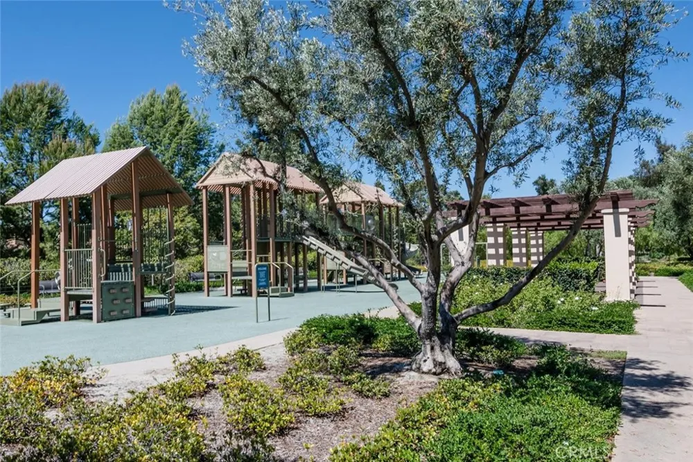 115 Candleglow Irvine, CA 92602
