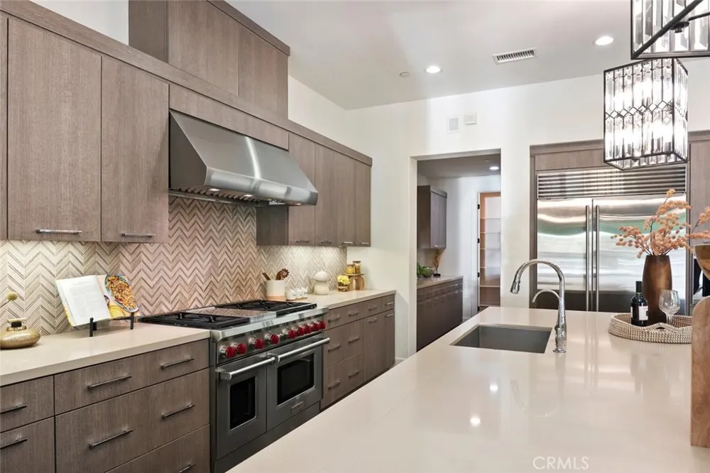 115 Candleglow Irvine, CA 92602