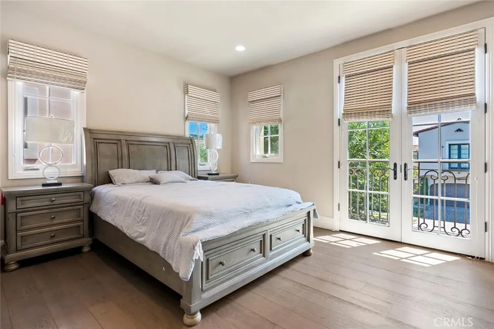 115 Candleglow Irvine, CA 92602