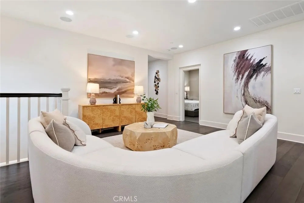 115 Candleglow Irvine, CA 92602