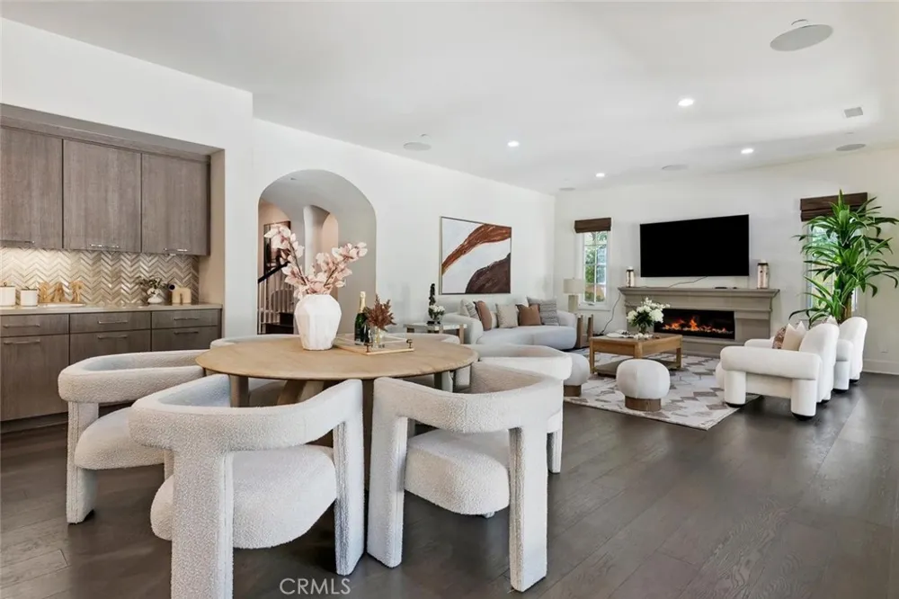 115 Candleglow Irvine, CA 92602