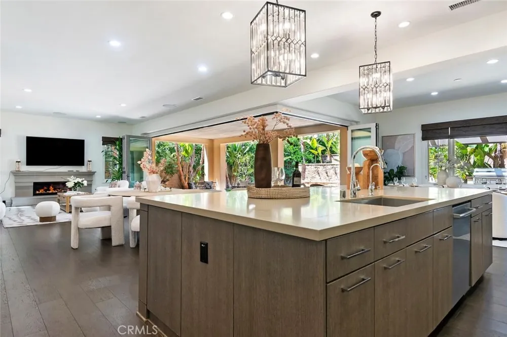 115 Candleglow Irvine, CA 92602