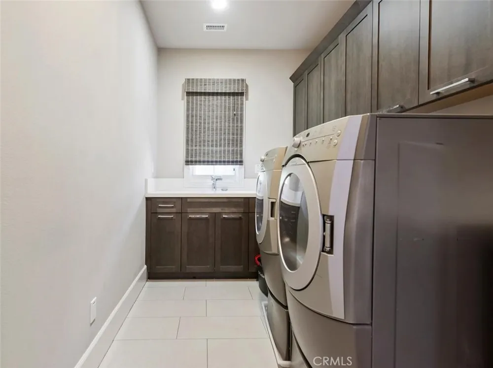 115 Candleglow Irvine, CA 92602