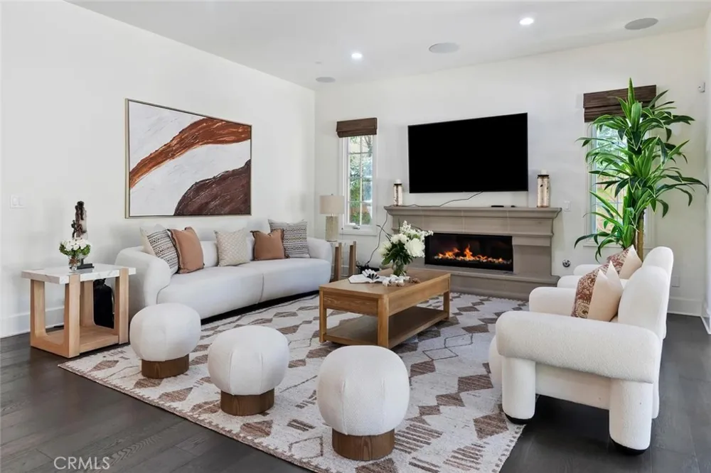 115 Candleglow Irvine, CA 92602
