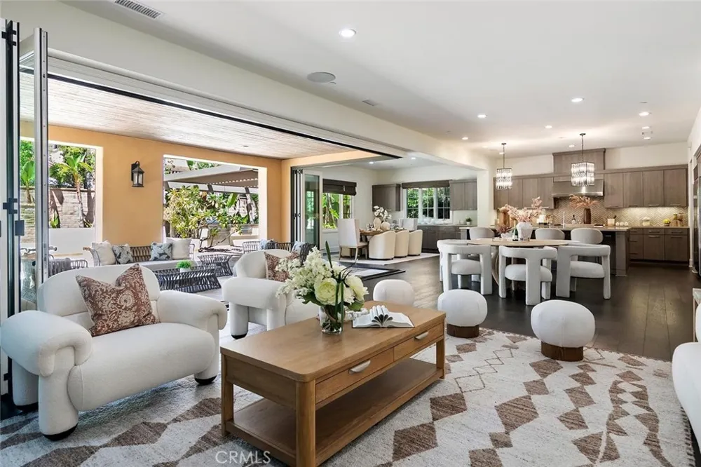 115 Candleglow Irvine, CA 92602