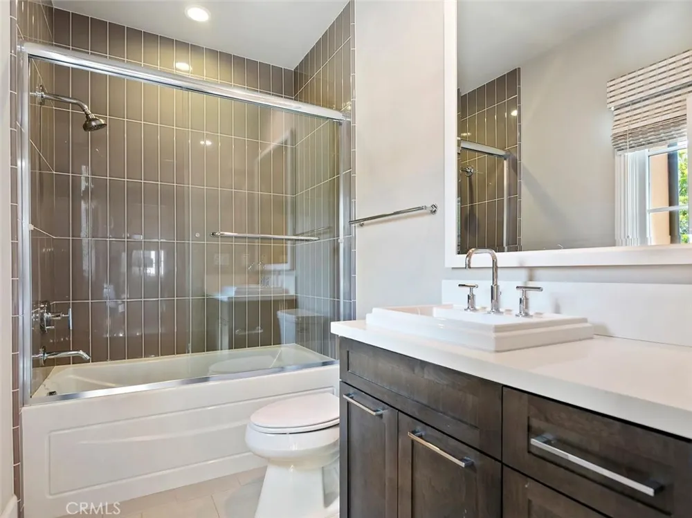 115 Candleglow Irvine, CA 92602