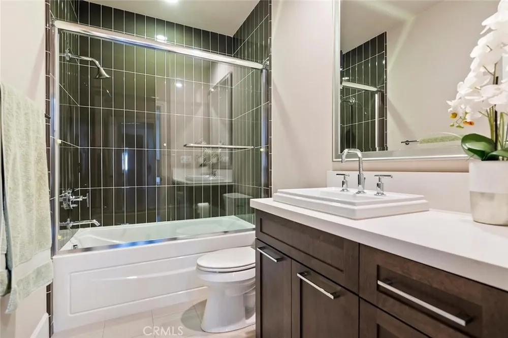 115 Candleglow Irvine, CA 92602