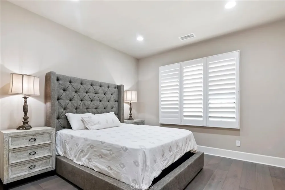 115 Candleglow Irvine, CA 92602