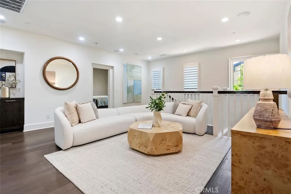 115 Candleglow Irvine, CA 92602