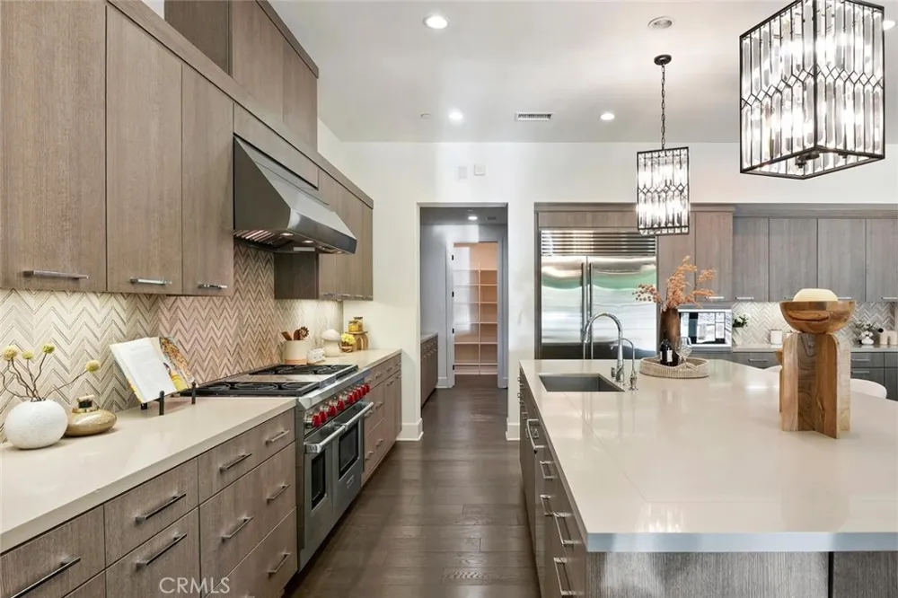 115 Candleglow Irvine, CA 92602