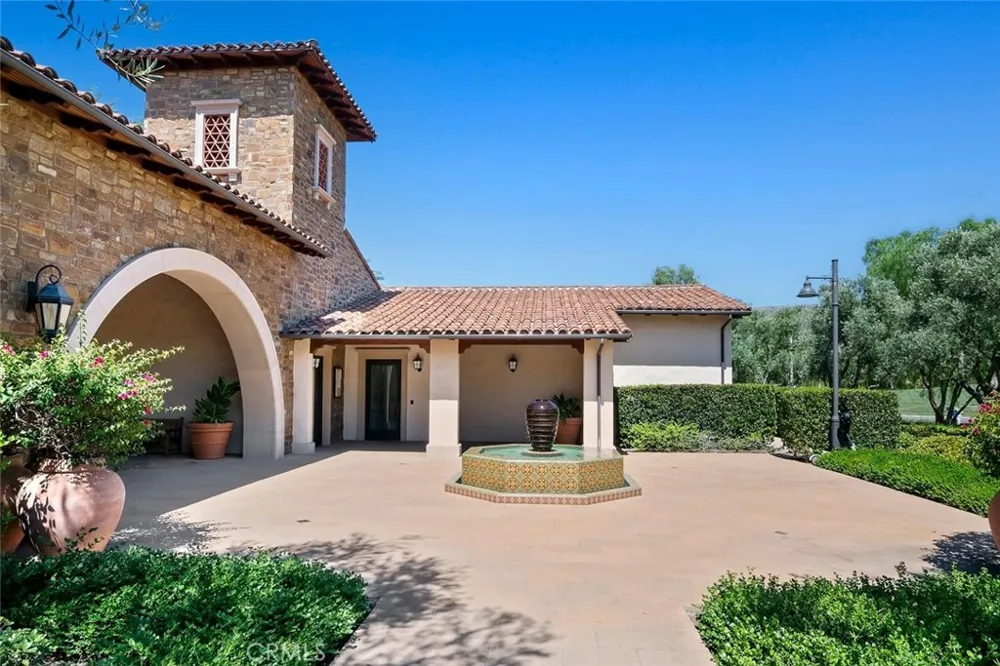 115 Candleglow Irvine, CA 92602