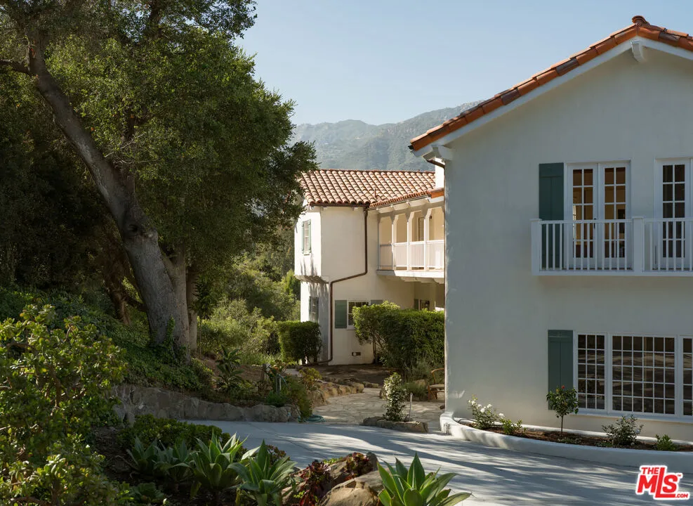 939 Arcady Road Santa Barbara, CA 93108