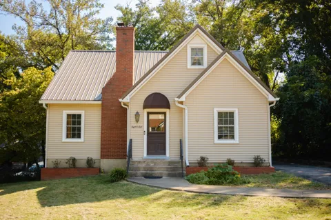 801 Elm St
