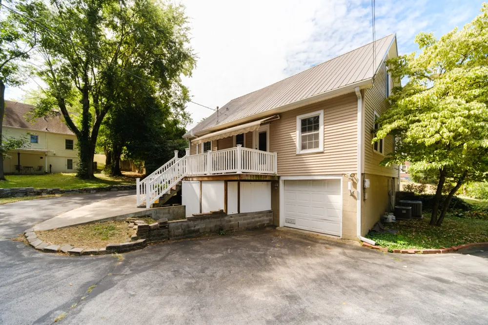 801 Elm St Columbia, TN 38401