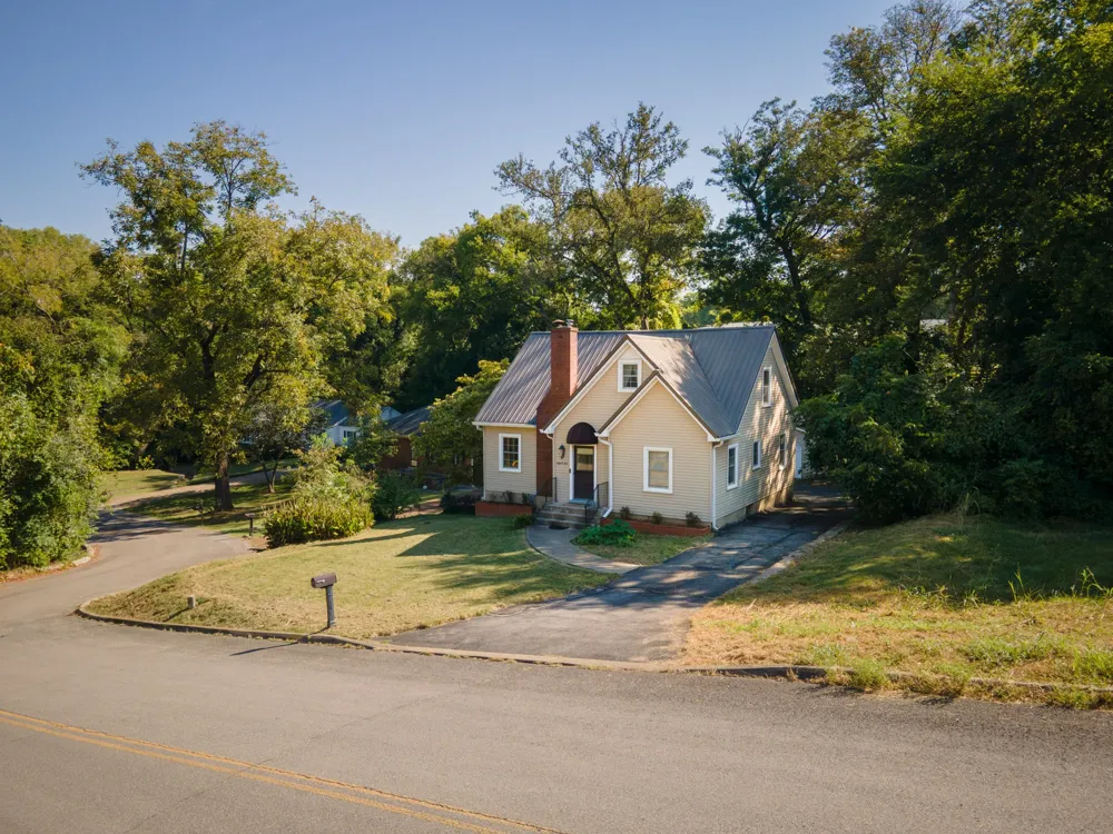 801 Elm St Columbia, TN 38401