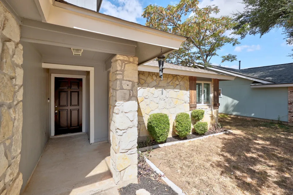 302 Splitrock Street Round Rock, TX 78681