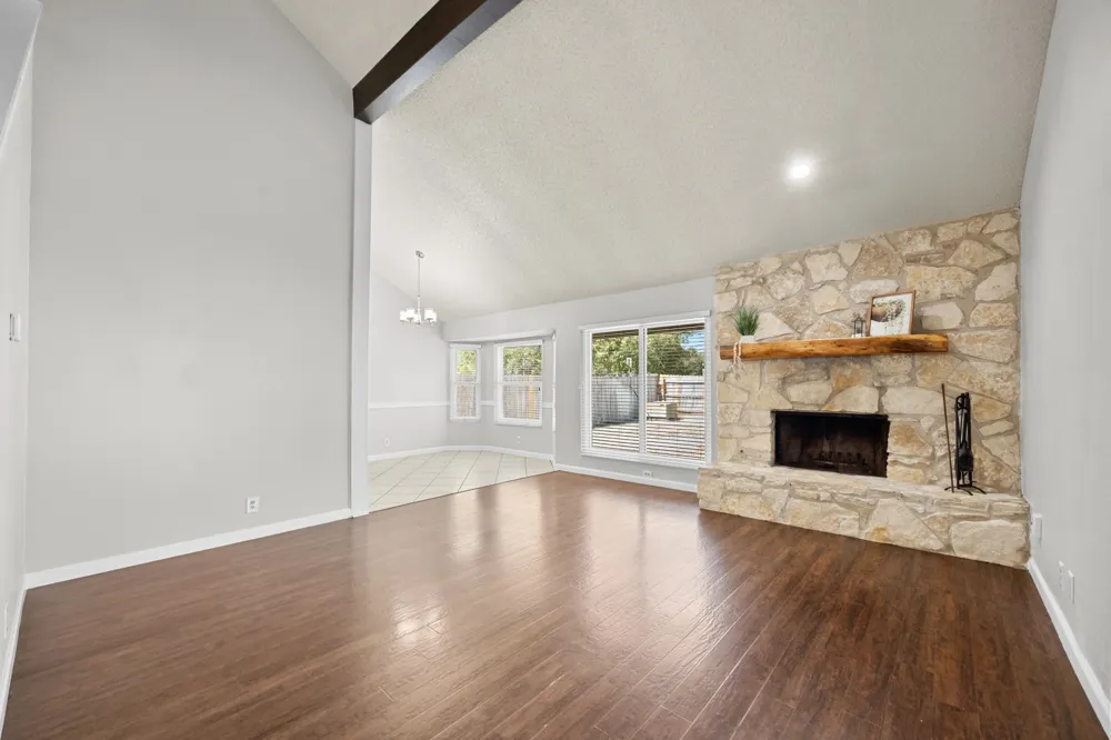 302 Splitrock Street Round Rock, TX 78681